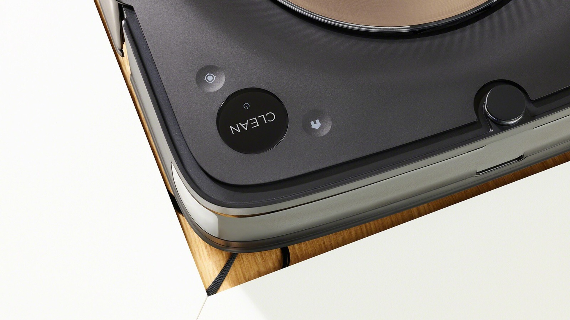 iRobot Roomba s9+ nový robot ve tvaru písmene D