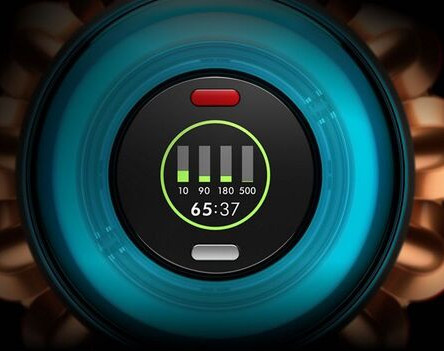 Dyson V16 Piston Animal - CleanCompaktor v akci krok 3