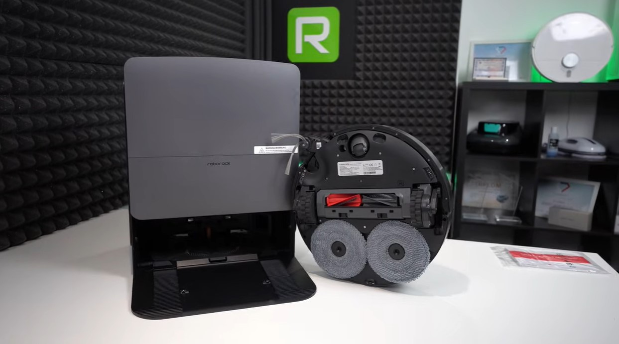 Přehrát videorecenzi Roborock Saros 20