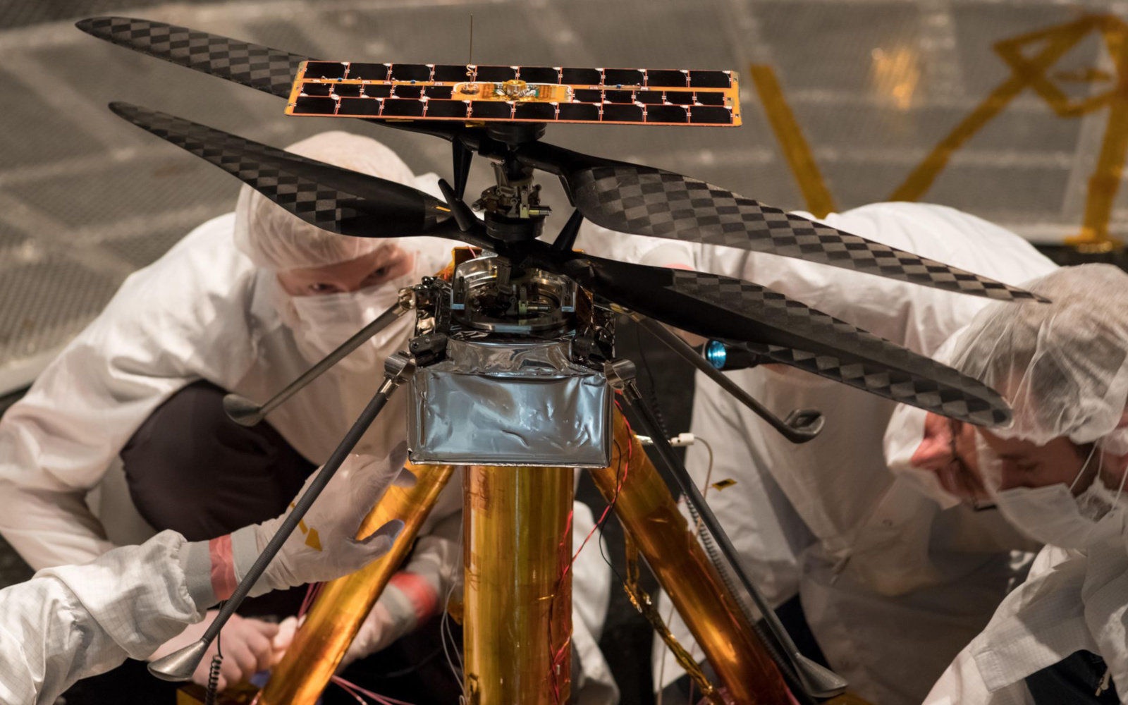 NASA slaví testovací let své "Marsokoptéry"